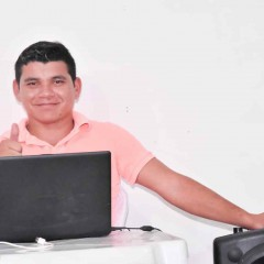 Apresentador Alan Livio